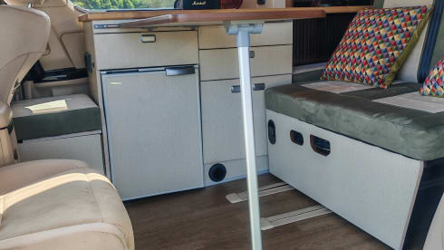 Leo – Toyota Alphard Hybrid Automatic Campervan 