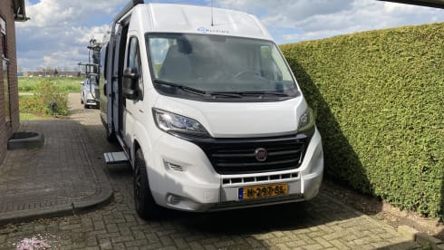 Sunliving – Sunliving Bus camper with bus biker 