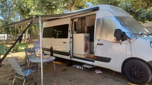 Buscamper – 2 person Renault bus from 2019