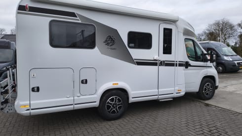 2-seater Knaus semi-integrated from 2026