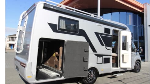 Compleet en zeer luxe uitgeruste 2 persoons (max 3) Adria Matrix Suprème 