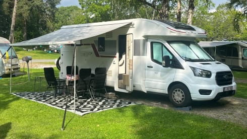 Luxury 4p Ford Kronos Roller Team 2021 for rent – Travel in comfort!