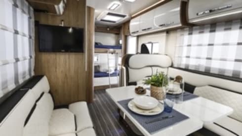 Huey – 6 Berth Rollerteam 707 New for 2023