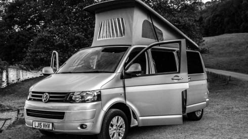 Silver VW Camper – Luxury VW Camper Lake Windermere