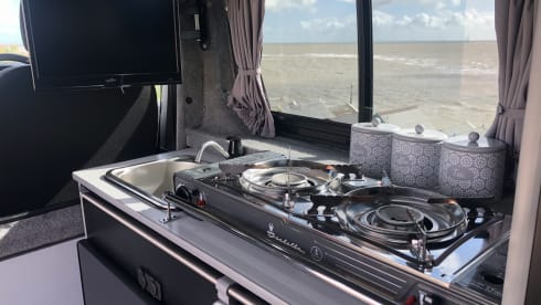 Sid – 2 Berth Renault Off-Grid Campervan