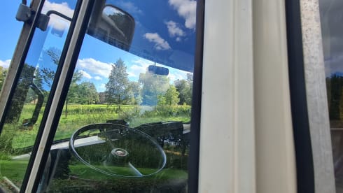 Jeetje – French Peugeot J7 oldtimer campervan 1974