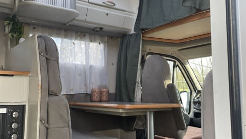 Ons huisje – Off-grid 5P alkoof Adria met Maxxfan