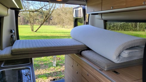Buszz – Hymer RIo '14, 4 seater/2 bedroom. Compact, surprisingly spacious