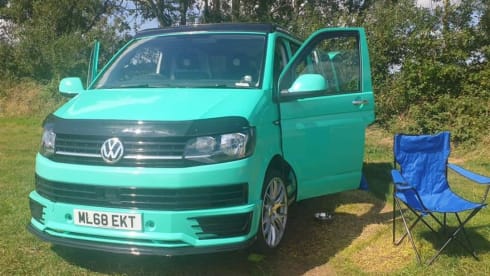 Scooby LWB – DOG FRIENDLY VW CAMPERVAN WITH ALL THE EXTRAS  FOR A GREAT HOLIDAY
