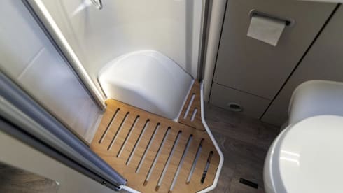 Very nice 4-6p Hymer integrated from 2021