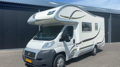 6-8 p Fiat alcove spacious family camper