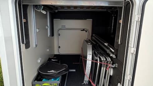 RT 267 – 4p Roller Team semi-integrated uit 2022