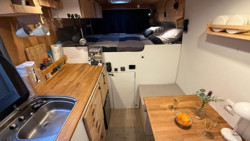 Zutendaal of Wommelgem – 2p Peugeot campervan uit 2017