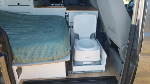 2p Volkswagen bus uit 2015