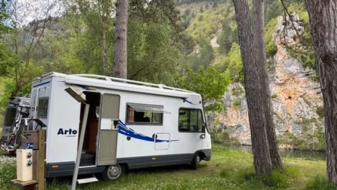Arto – 3 berth Niesmann + Bischoff Arto 59b
