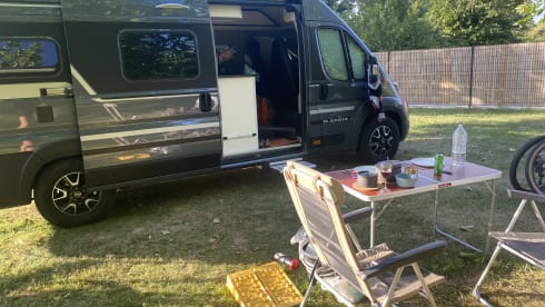 Adria twin Supreme fiat ducato automaat – Beautiful camper van for rent