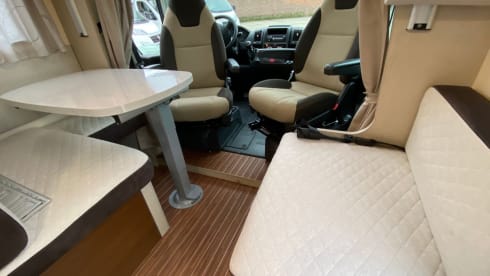 Schink – 5p Fiat semi-integrated uit 2021