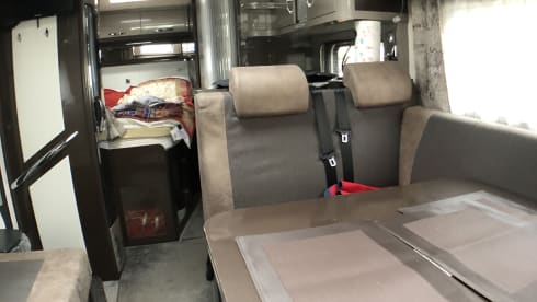 R-Mobil – Enjoy your holiday with automatic and good equipment