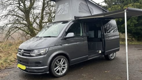 The Smiley Camper – 5 berth VW campervan