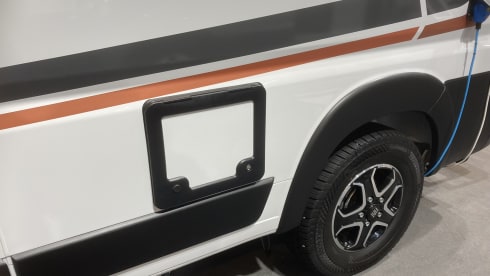 2 Weinsberg 540 Fire buscamper 2025 automatic
