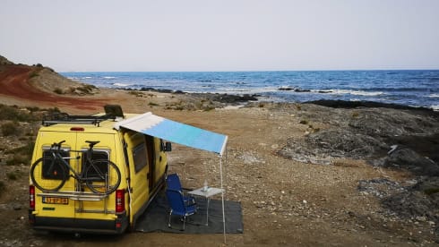 Cozy and convenient bus to travel through Europe