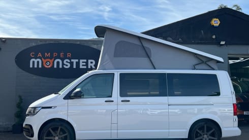 YETI – Ice white Long wheel base VW T6.1 2021 4 birth luxury camper 