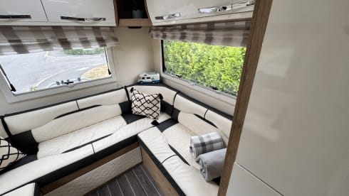 Kaz the Family Motorhome – Adventure-Ready 6 Berth Roller Team Motorhome – Family Comfort on Wheels