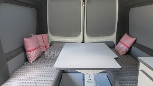 Type 2B – Cool camper with a big bed
