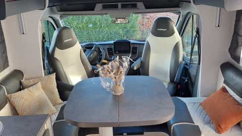 170 PK automaat – very nice, extra spacious, all seasons, 4p semi-integrated 2022, automatic