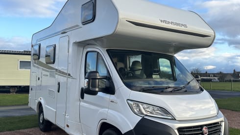 Molly – Molly - Family Ready - Fully Insured - 4 Berth - Dog Friendly 