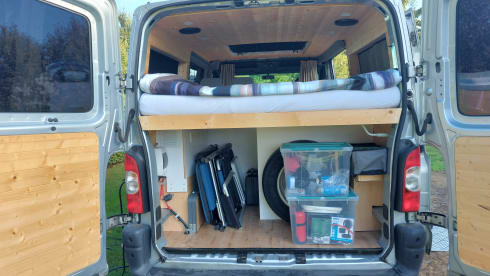 Fine self-build Opel Movano bus