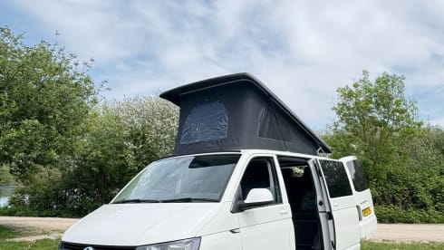Sylvie – Wonderful VW T6 Camper with Poptop and Newly Fitted Interior!