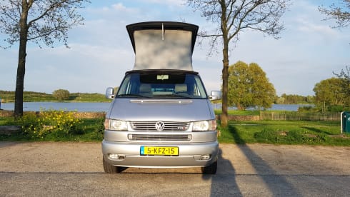 Beautiful and powerful T4 Volkswagen camper bus