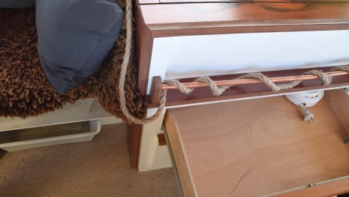 Maeve – Camper with wood stove