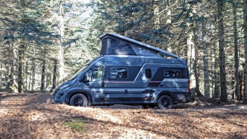 Bill – 'LUXURY' 4 berth Fiat Ducato - Adria Twin Sports 640 SGX (2022)