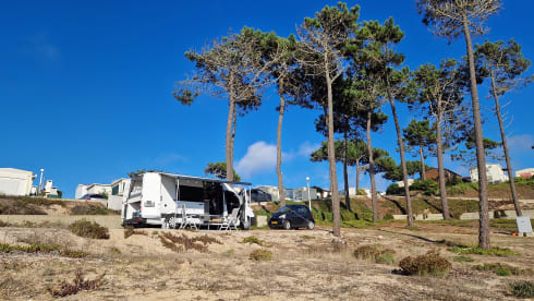 Madrid – Sprinter XXL a wonderful compact camper with lots of space!