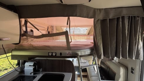Full option 5 person Benimar automatic