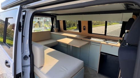 4p Volkswagen bus uit 2016