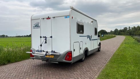 2p Weinsberg semi-integrated uit 2009