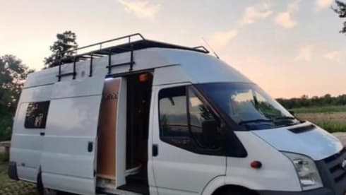 CamperCosta – Camper ideaal voor festivals off the grid