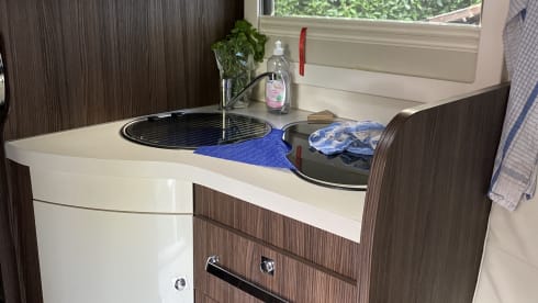 Tom / Sandra – 4p Benimar semi-integrated uit 2019