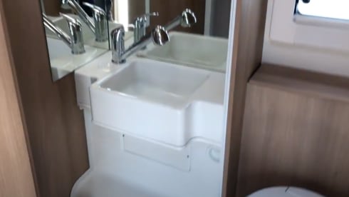 Mobile home with 6 sleeping places - My home is where my camper is