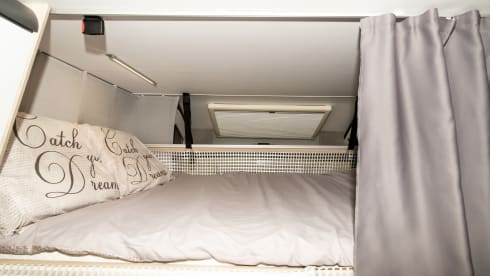 Ittercampers – 6p Sun Living semi-integrated from 2022
