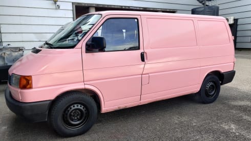 Roze Volkswagen T4 buscamper - 2 personen