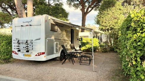 Sunny – Very nice 4 person Sunlight T65 spacious integrated from 2018 with many options.
