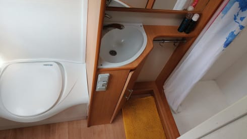 Camper Coby – 6p Bergland Alcove from 2010, especially for tall people!