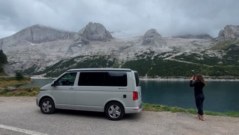 Adventure_van_rent – VW California T6.1 Beach