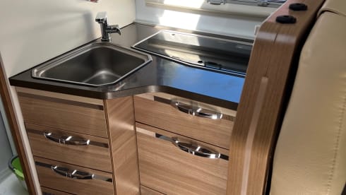 Adria 5 pers. for the family. or nice space for two