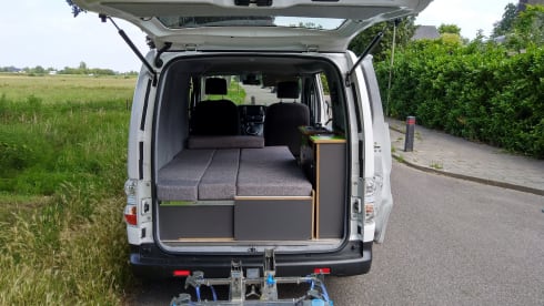Ecamper – E-motorhome Nissan ENV200 Electric compact bus camper for 2 persons