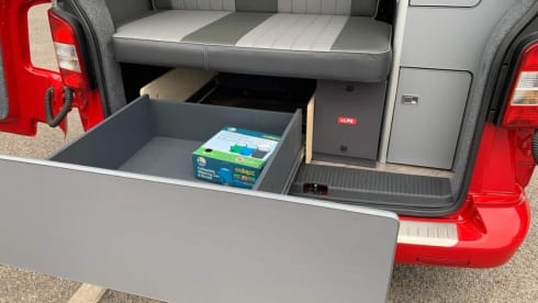 Gingie  – 4 berth Volkswagen camper-van